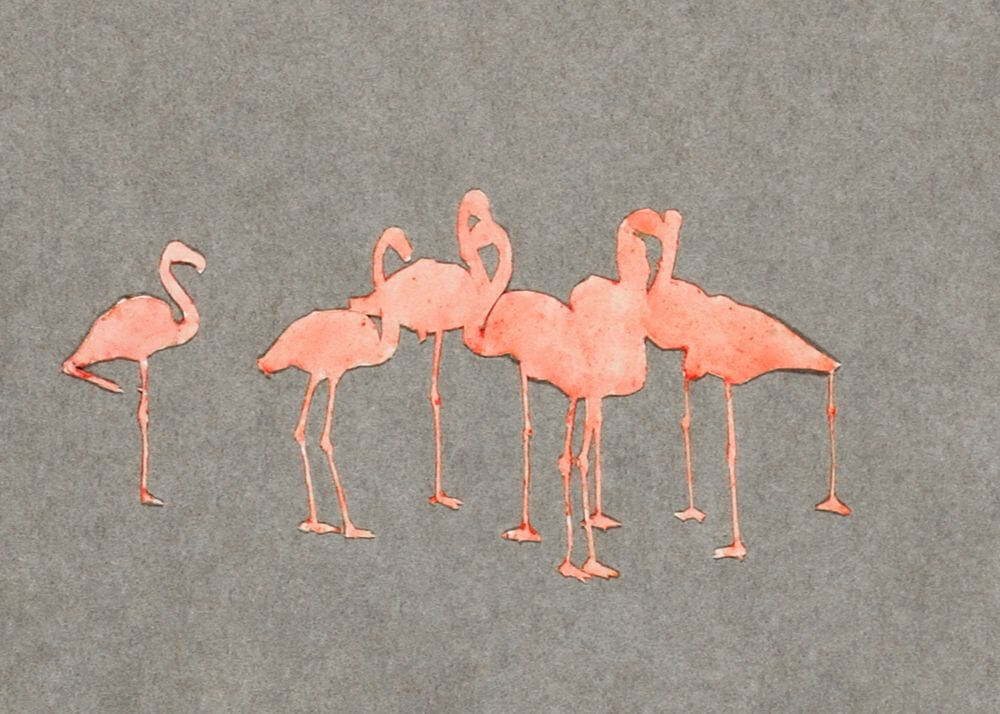 Flamingoer i Flok"-plakaten fra Posters viser seks stiliserede, lyserøde flamingoer på grå baggrund og har et minimalistisk design med lange ben - perfekt til det moderne hjem.