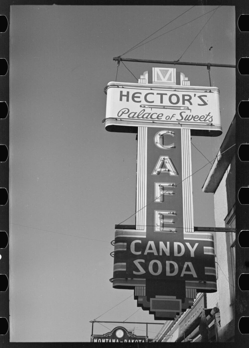 Hectors palace of sweets sign
