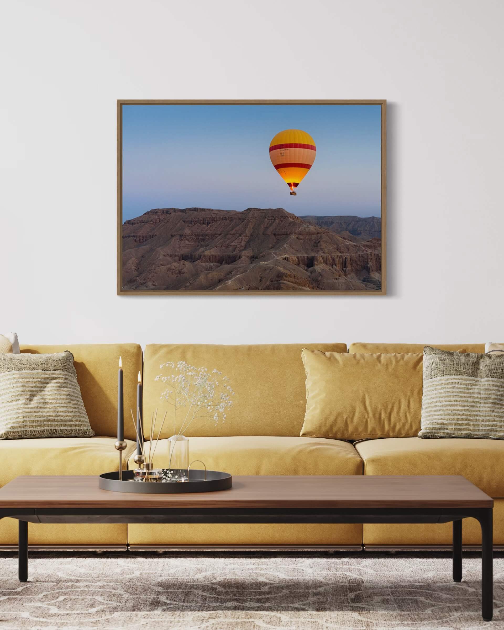Luftballon over bjerge
