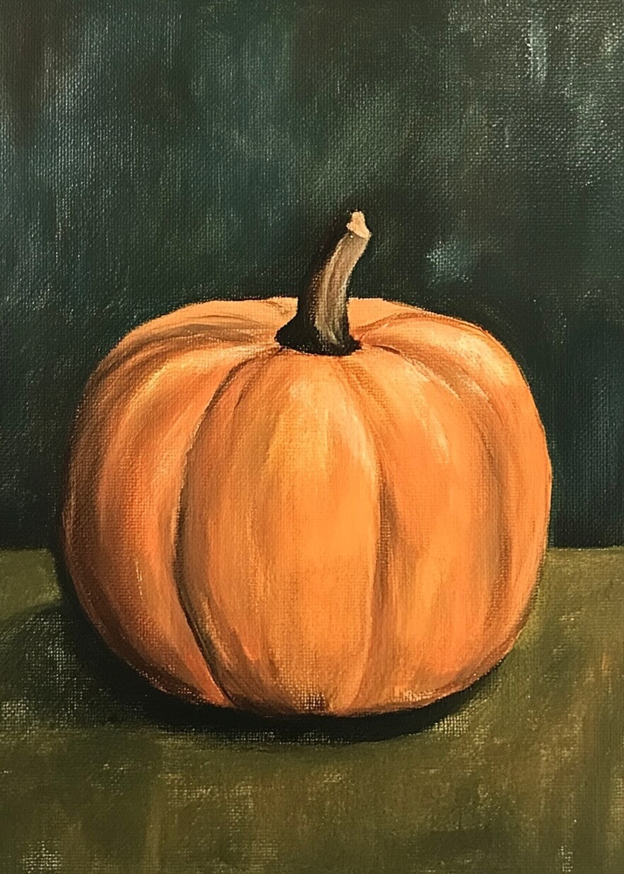 Posters Kunstgræskar plakat har et orange græskar med en brun stilk, centreret på grøn med en mørkegrøn baggrund. Dette efterårsprint er belyst fra venstre og giver en hyggelig stemning og blide skygger til din sæsonbestemte indretning.