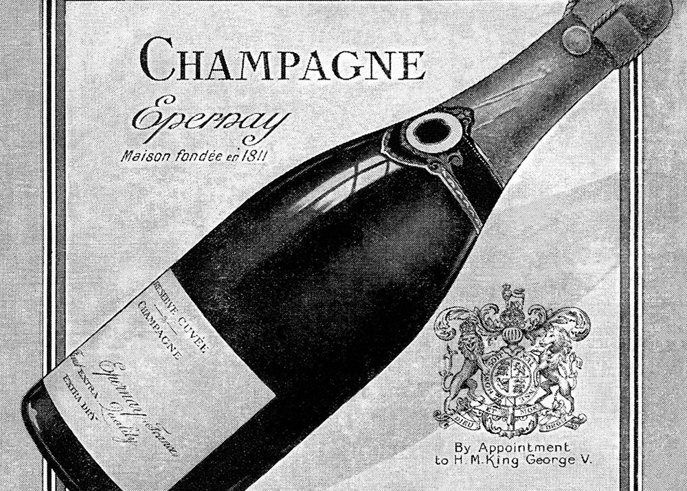 Vintage sort-hvid Perrier-Jouet-reklameplakat fra Posters med en champagneflaske med kongeligt våbenskjold, "By Appointment to H.M. King George V" og en bemærkning om, at huset blev grundlagt i 1811 - en klassiker for samlere.
